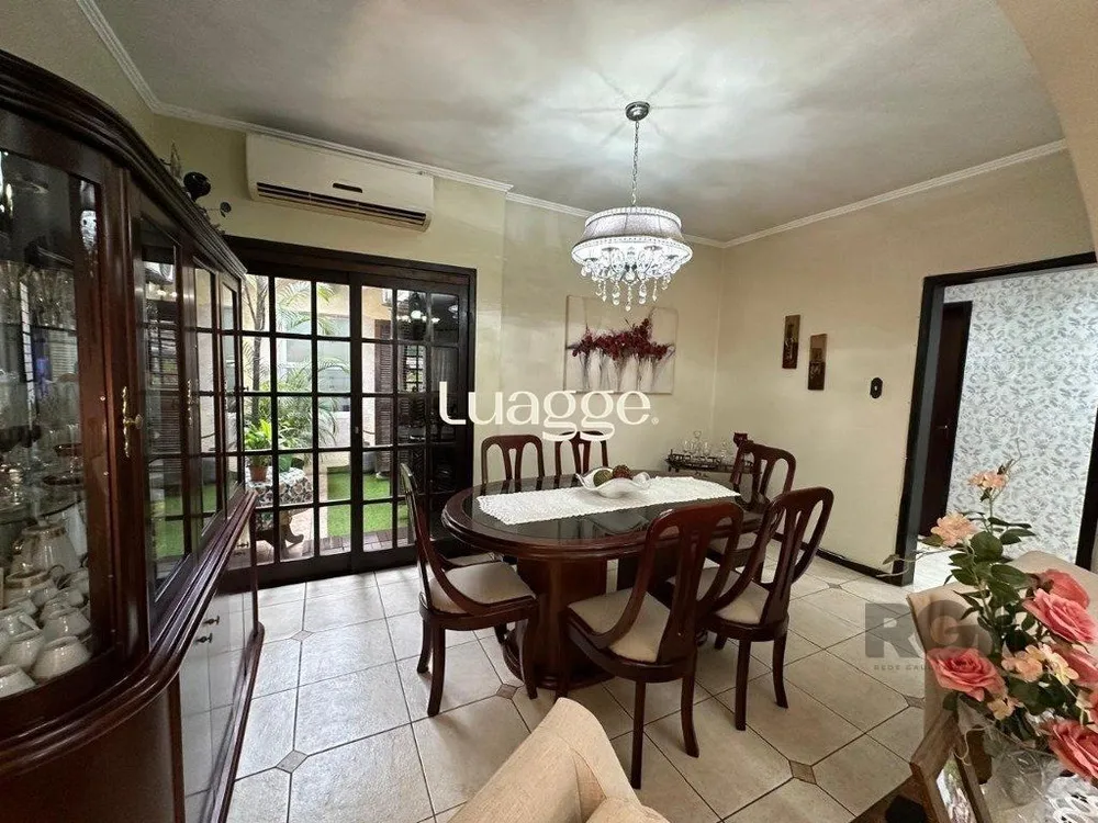 Casa, 3 quartos, 261 m² - Foto 1