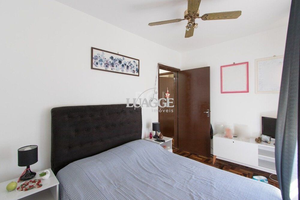 Casa à venda com 5 quartos, 136m² - Foto 3