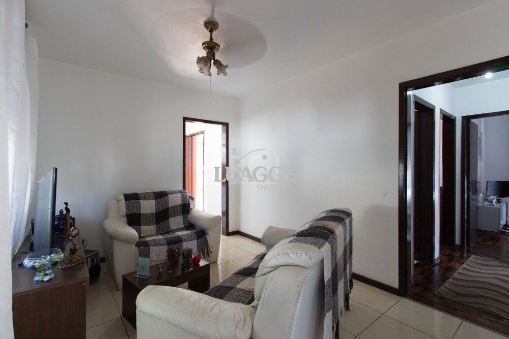 Casa à venda com 5 quartos, 136m² - Foto 1