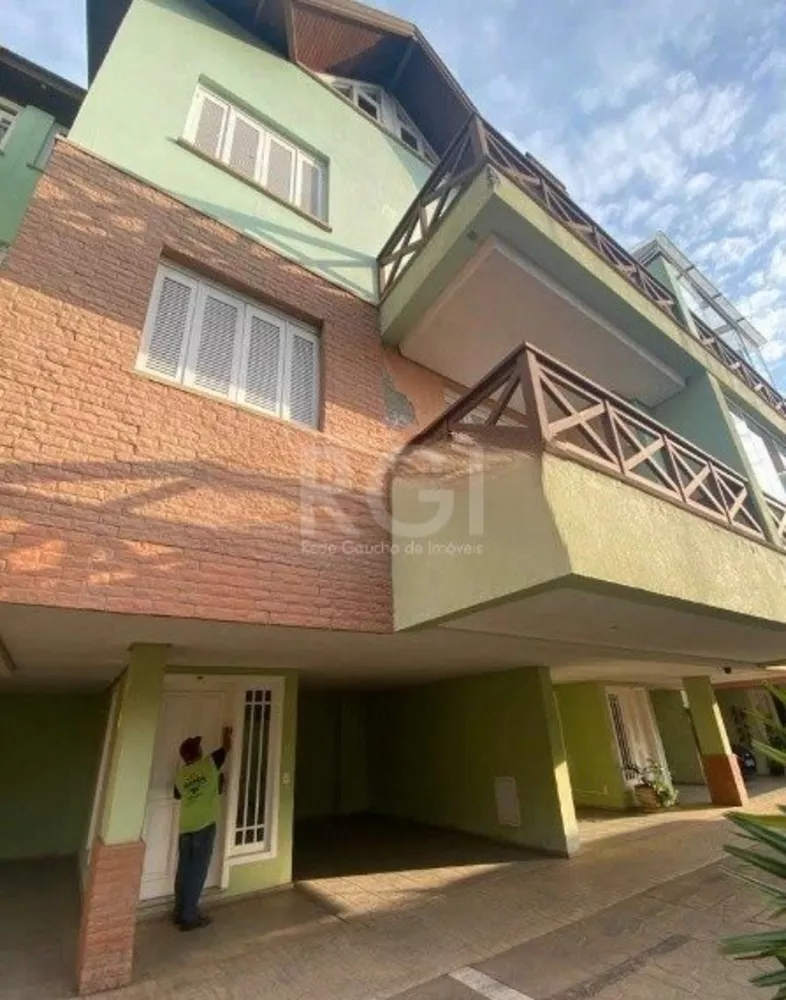 Casa de Condomínio à venda com 3 quartos, 195m² - Foto 2