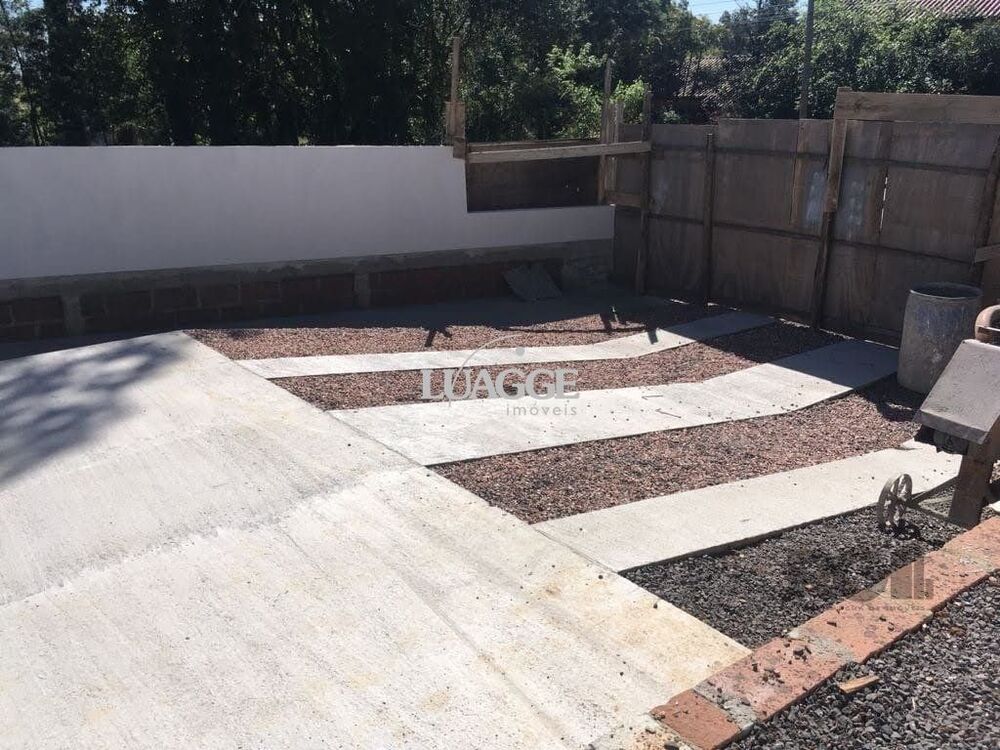 Casa à venda com 2 quartos, 70m² - Foto 2