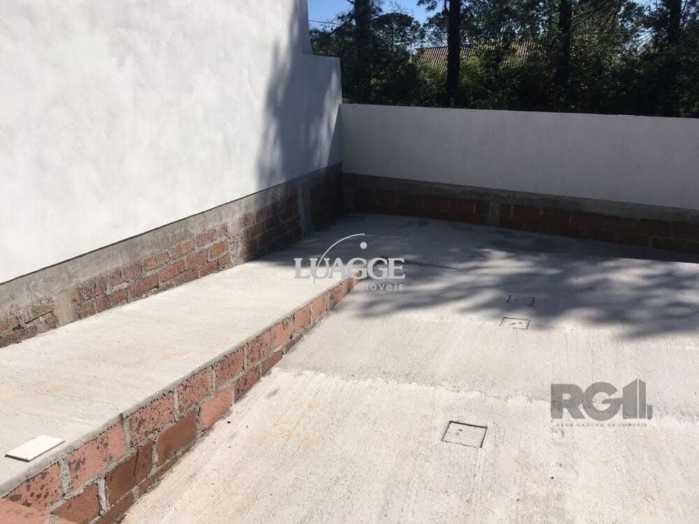Casa à venda com 2 quartos, 70m² - Foto 1