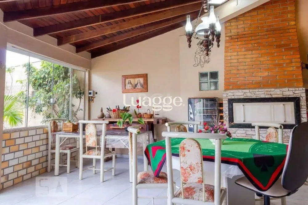 Casa, 3 quartos, 337 m² - Foto 1
