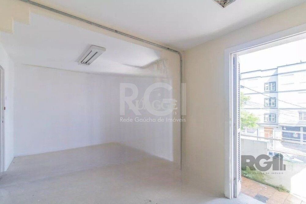 Casa à venda com 5 quartos, 202m² - Foto 3