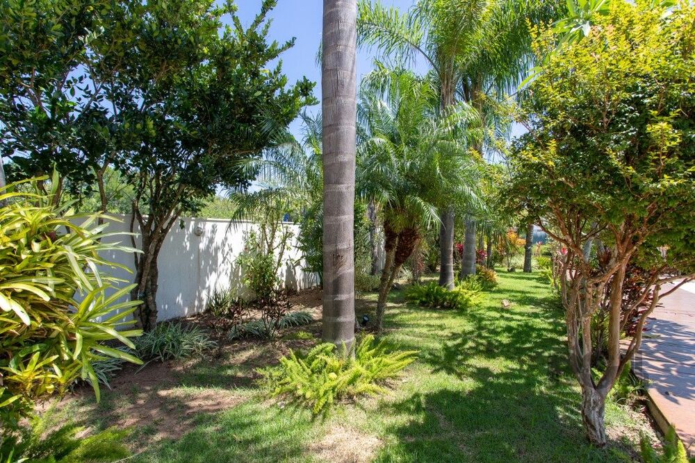 Casa de Condomínio à venda com 3 quartos, 449m² - Foto 1