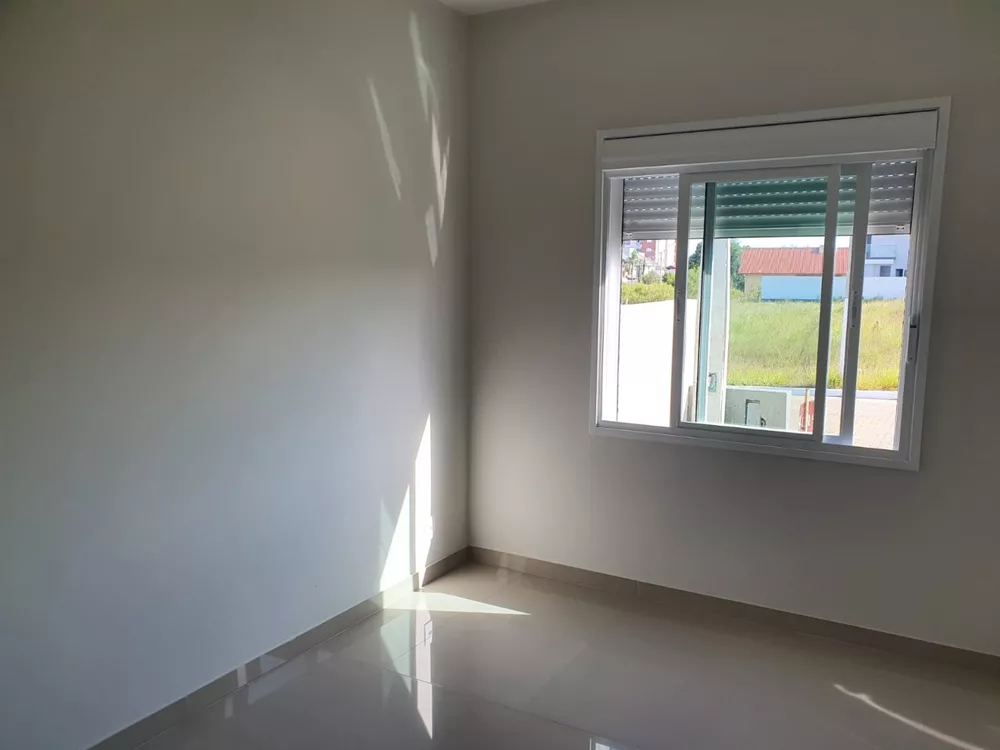 Casa à venda com 2 quartos, 75m² - Foto 3