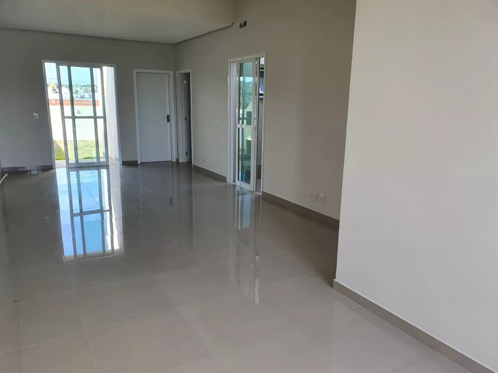 Casa à venda com 2 quartos, 75m² - Foto 2