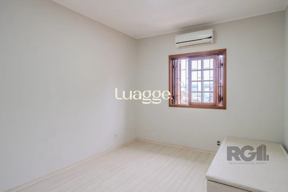 Casa, 4 quartos, 215 m² - Foto 1