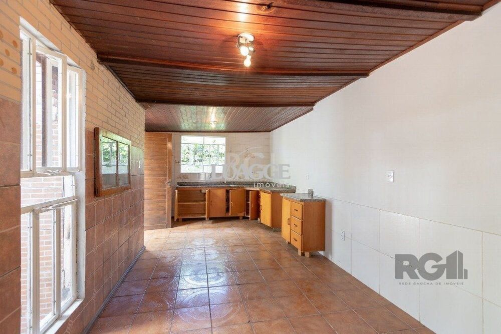 Casa à venda com 3 quartos, 332m² - Foto 3