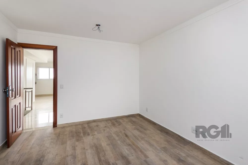 Casa de Condomínio à venda com 3 quartos, 250m² - Foto 4