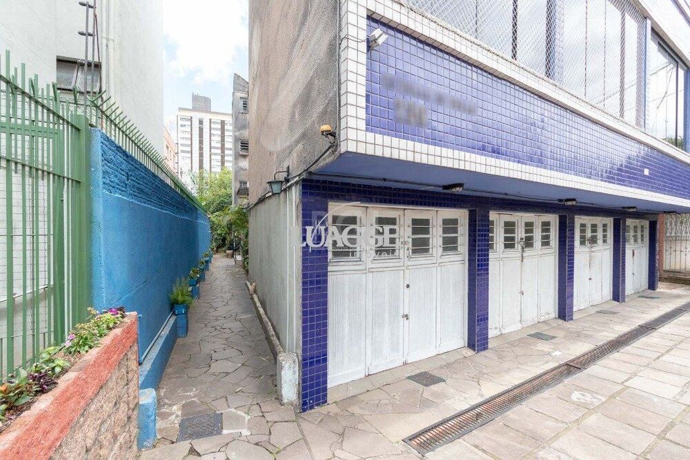 Apartamento à venda com 2 quartos, 75m² - Foto 2