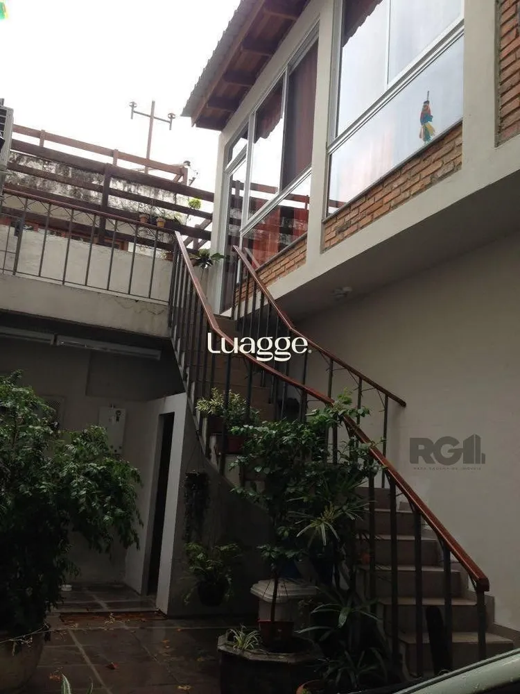 Sobrado, 6 quartos, 258 m² - Foto 1