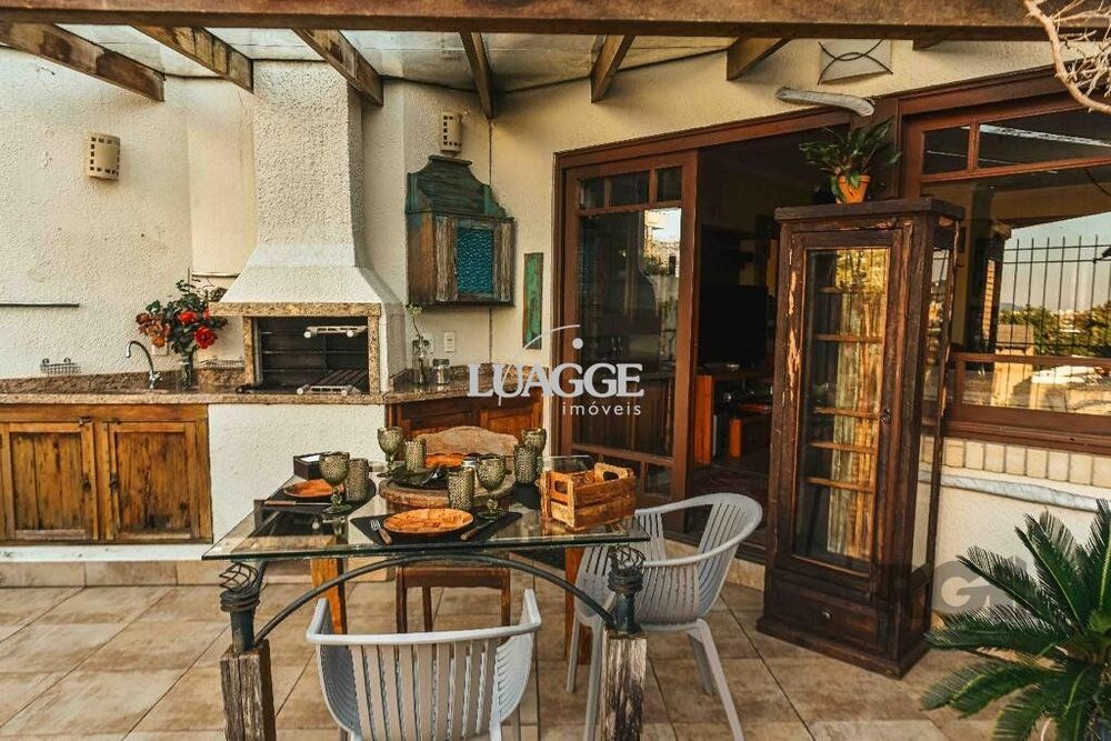 Casa de Condomínio à venda com 3 quartos, 246m² - Foto 3