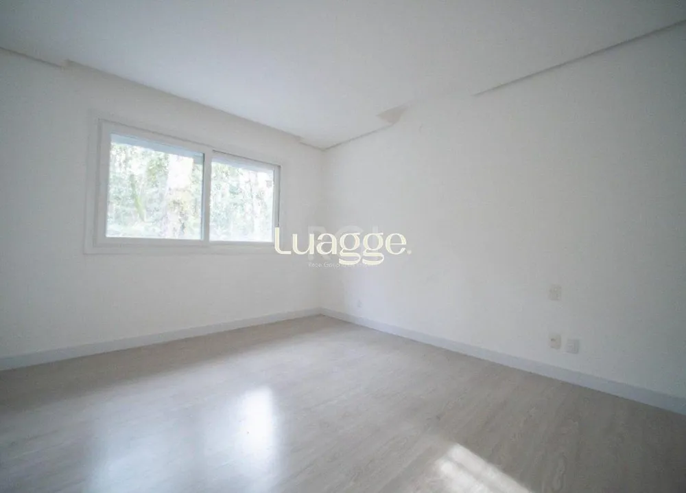 Casa, 4 quartos, 226 m² - Foto 1