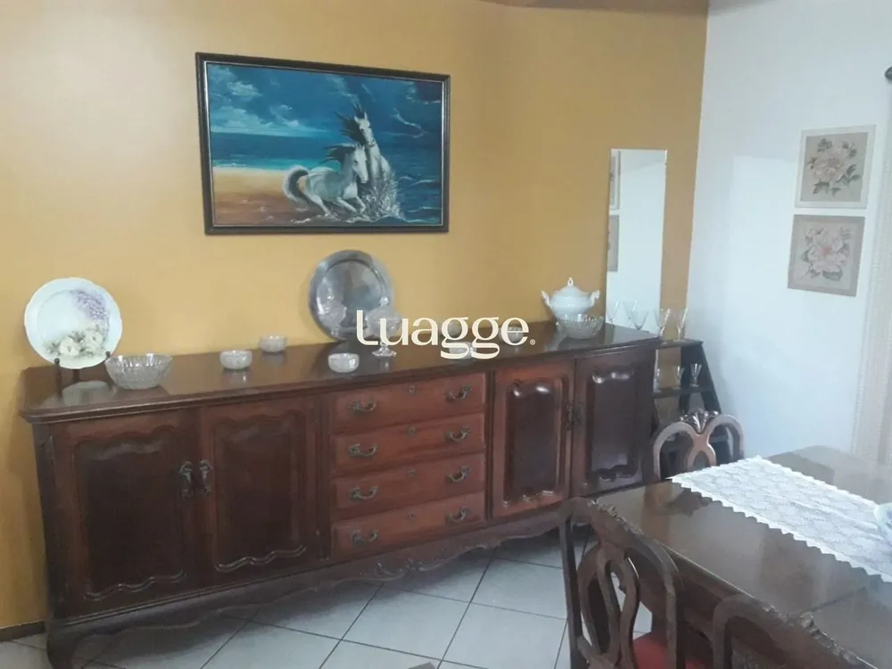 Casa, 3 quartos, 251 m² - Foto 1