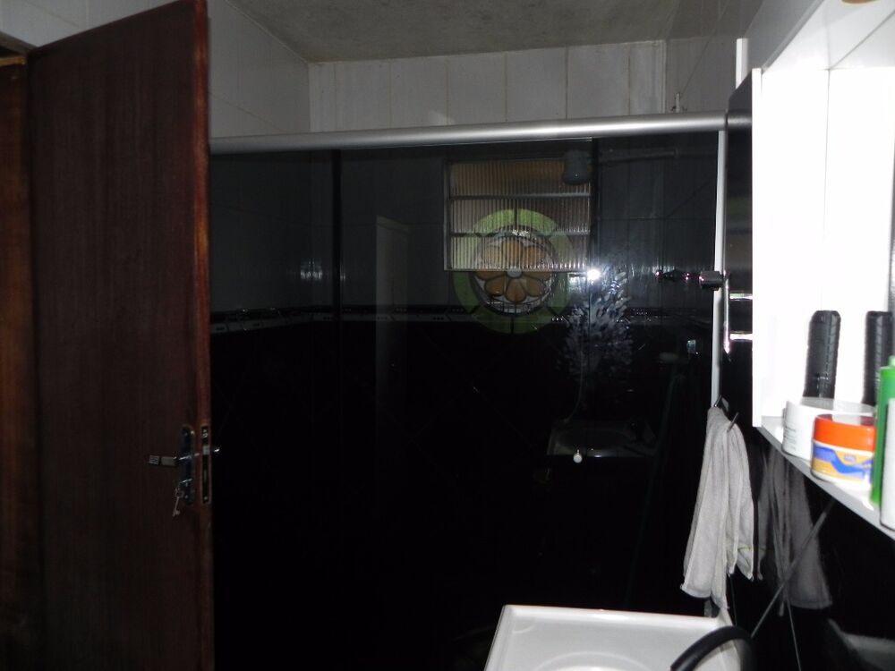 Casa à venda com 4 quartos, 233m² - Foto 3