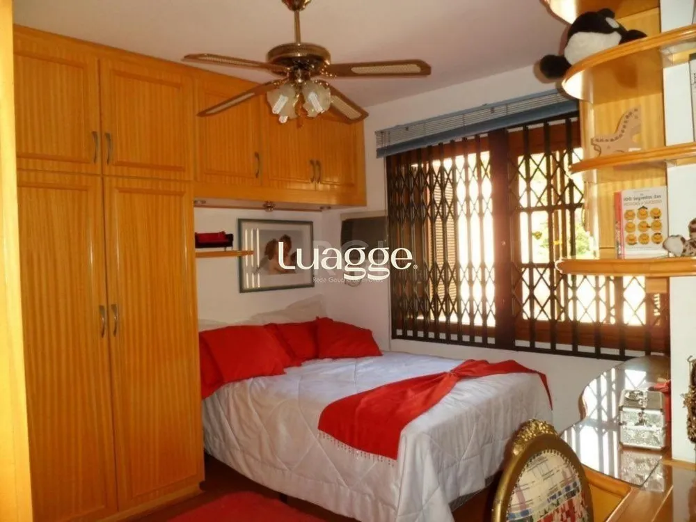 Casa, 4 quartos, 217 m² - Foto 1