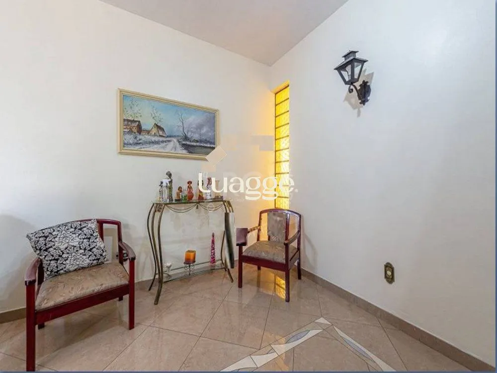 Casa, 3 quartos, 196 m² - Foto 2