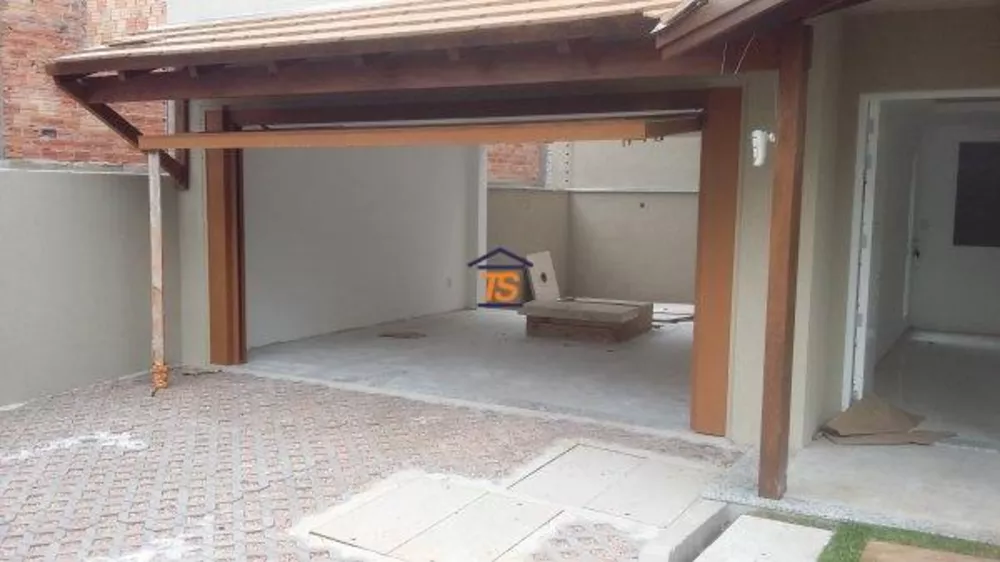 Casa à venda com 3 quartos, 219m² - Foto 2