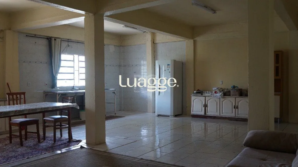 Casa, 5 quartos, 281 m² - Foto 1