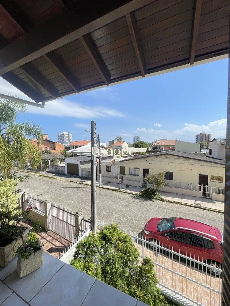 Casa, 4 quartos, 241 m² - Foto 3