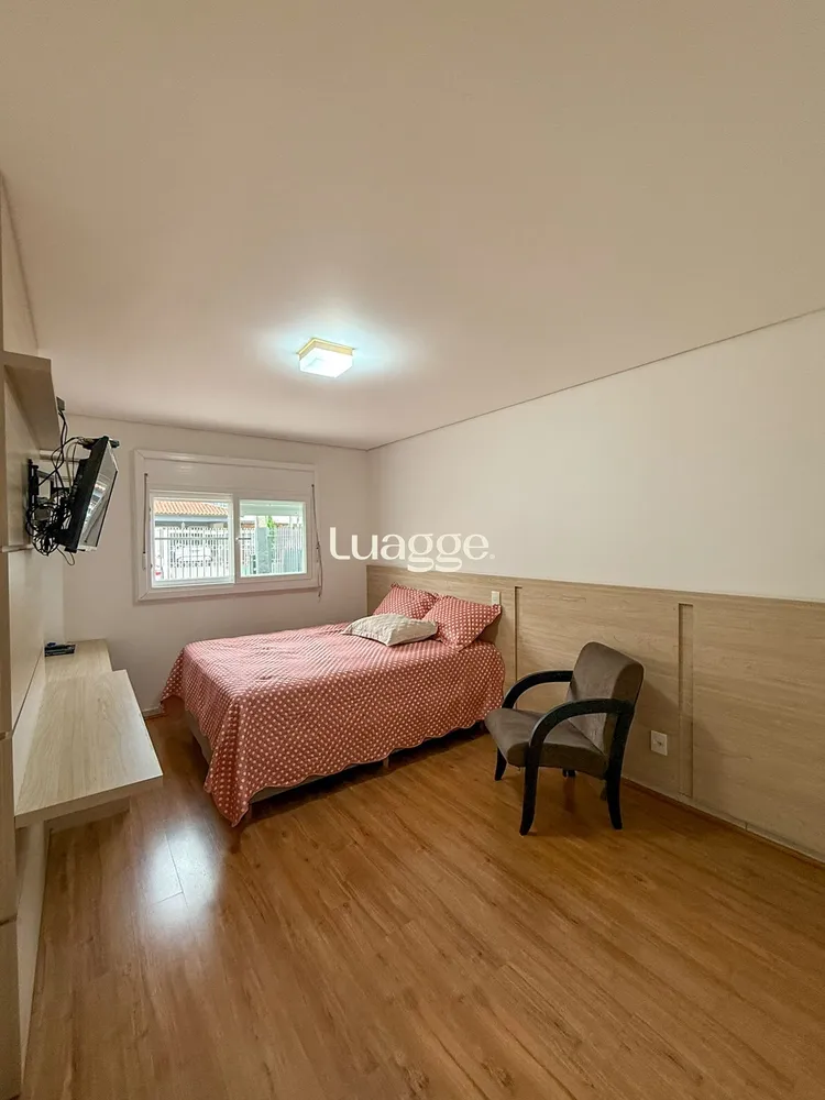 Casa, 4 quartos, 321 m² - Foto 1
