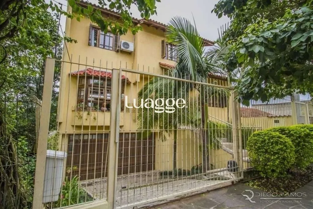 Casa, 4 quartos, 223 m² - Foto 1
