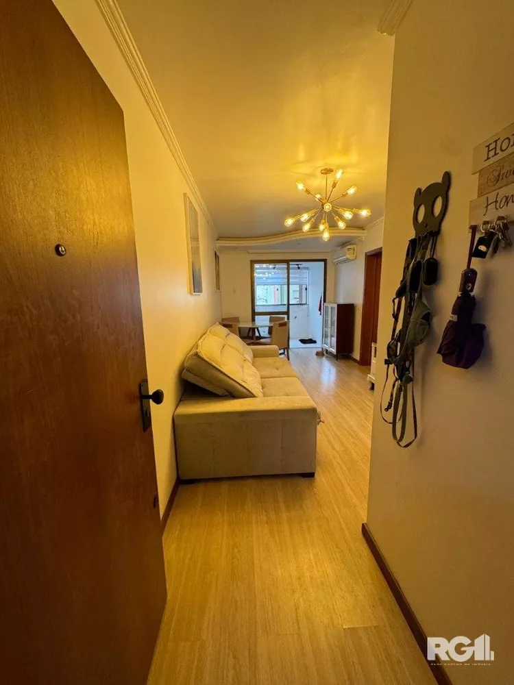 Apartamento à venda com 2 quartos, 75m² - Foto 2