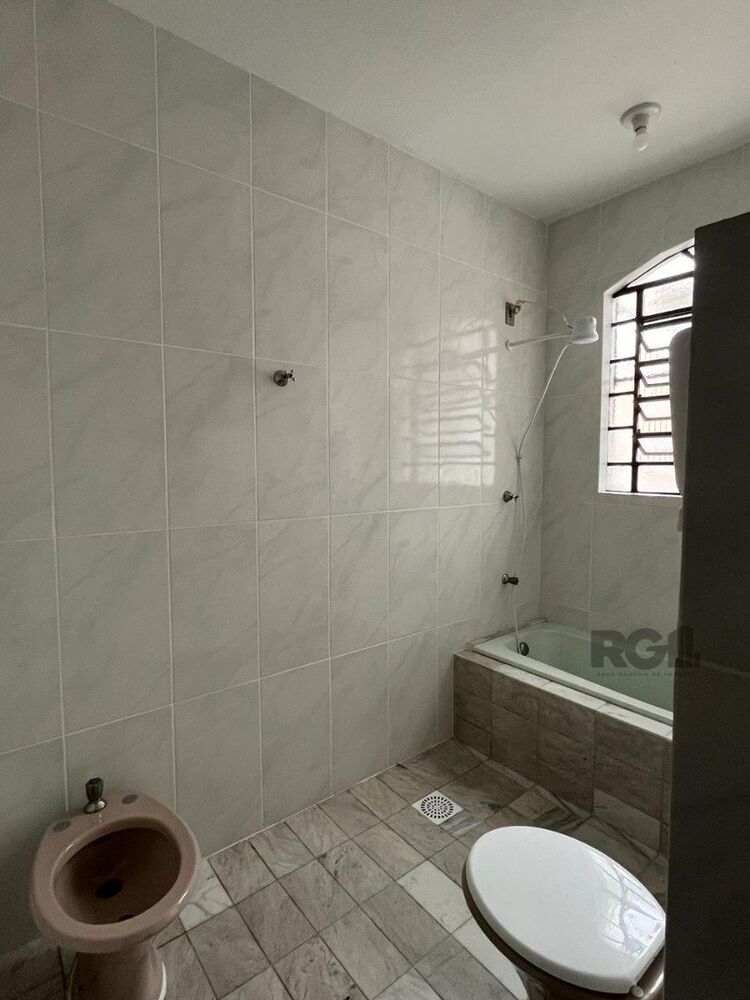 Casa à venda com 3 quartos, 149m² - Foto 1