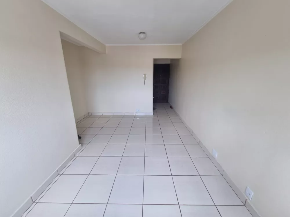 Apartamento à venda com 2 quartos, 65m² - Foto 3