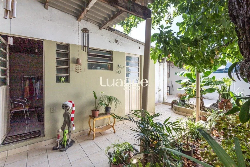 Casa, 5 quartos, 286 m² - Foto 1
