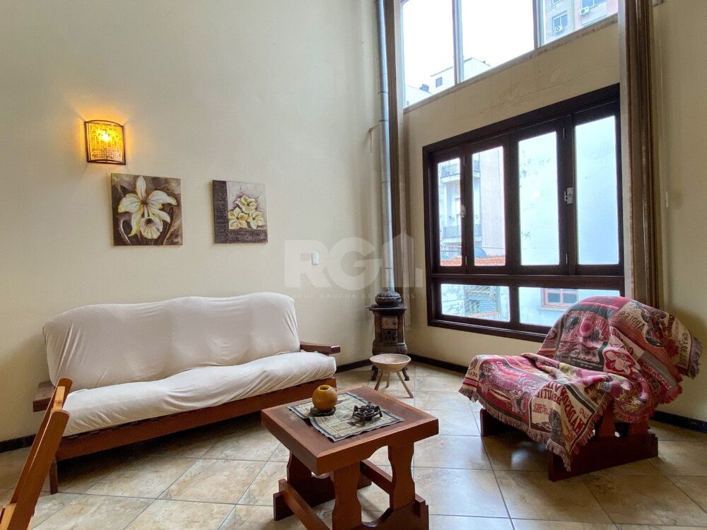 Casa à venda com 2 quartos, 336m² - Foto 1