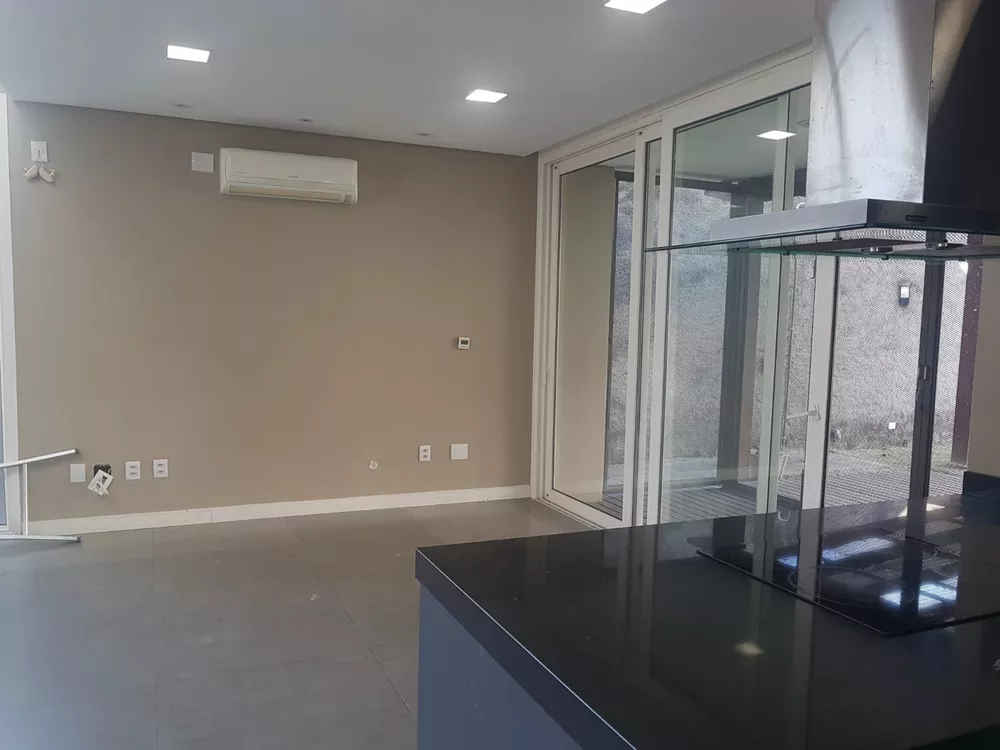 Casa à venda com 2 quartos, 191m² - Foto 4