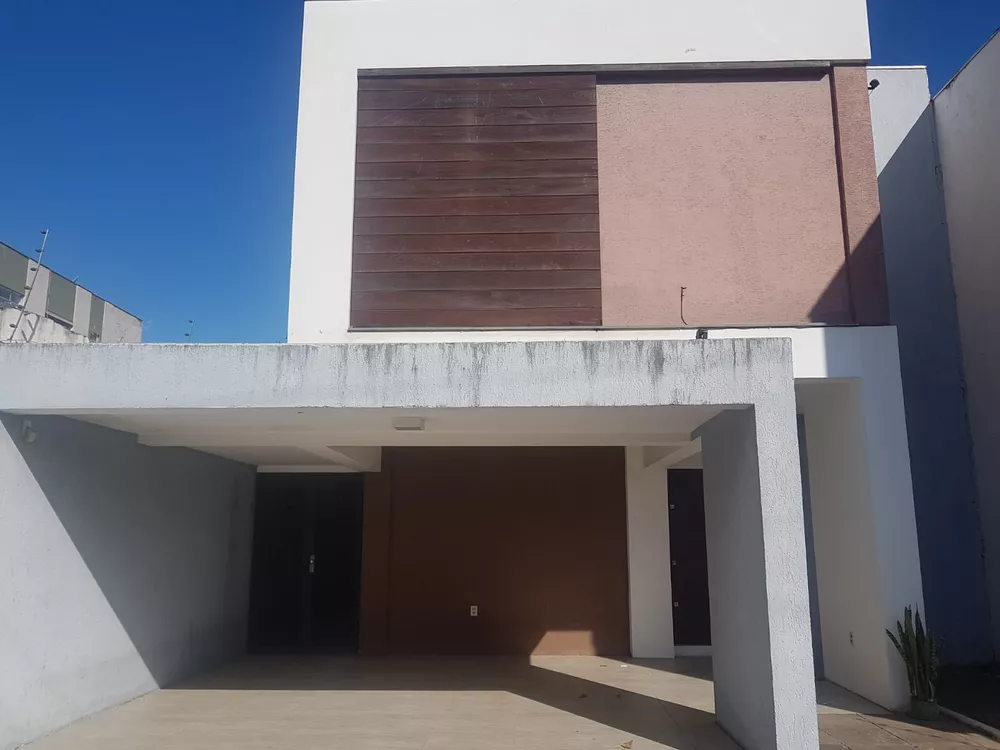 Casa à venda com 2 quartos, 191m² - Foto 1