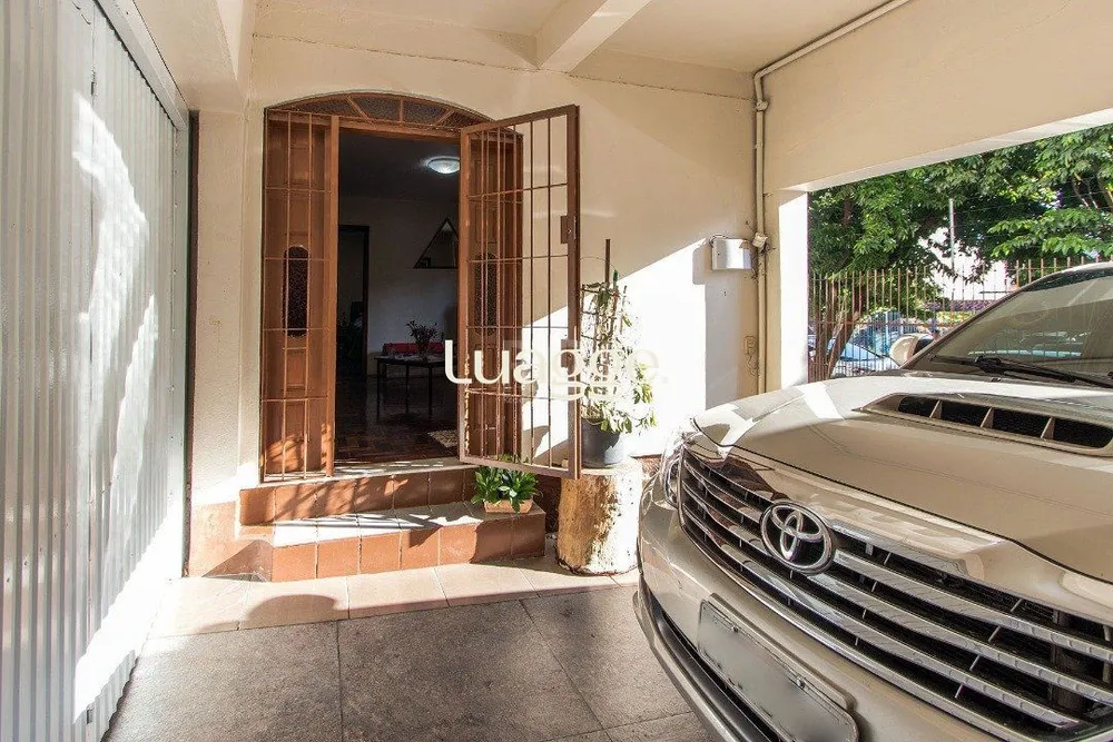 Casa, 4 quartos, 230 m² - Foto 2