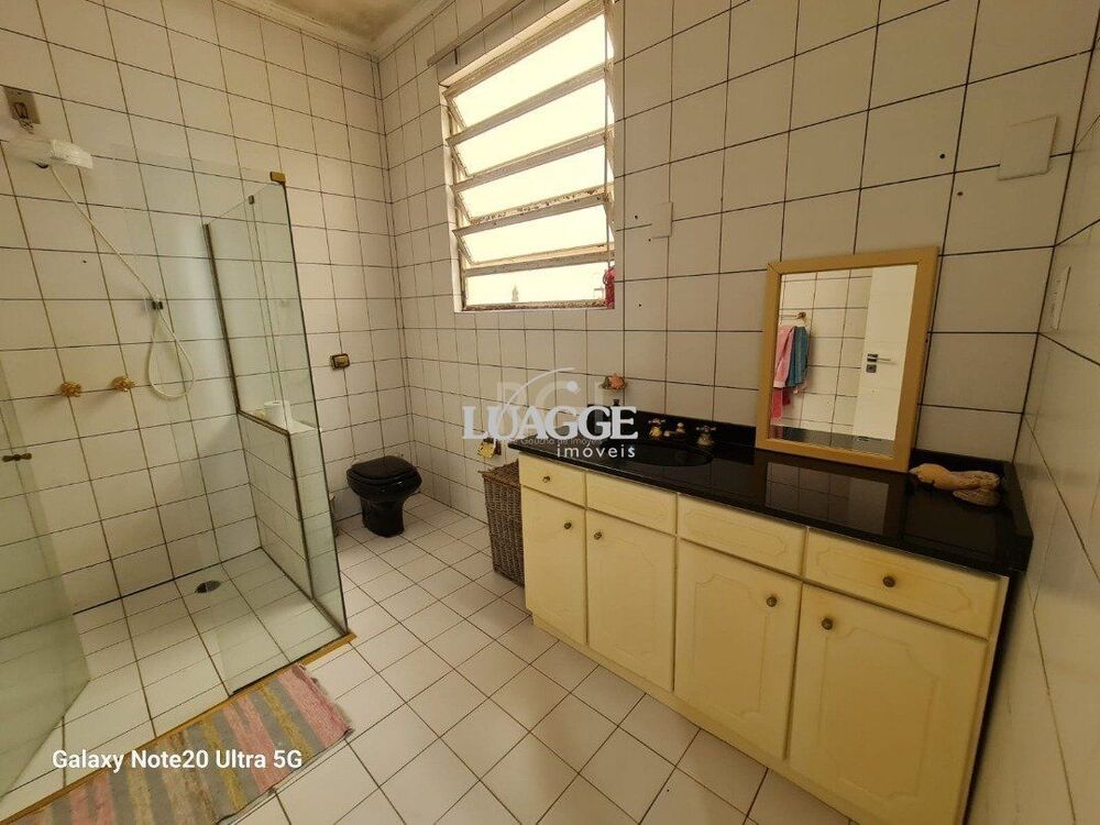 Casa à venda com 3 quartos, 259m² - Foto 4