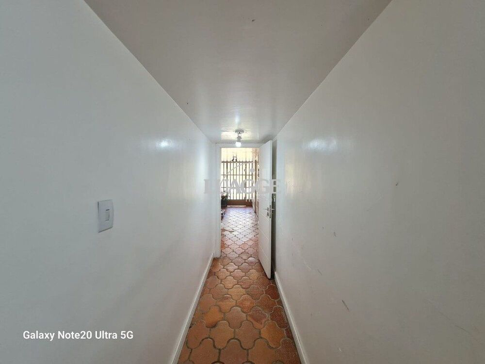 Casa à venda com 3 quartos, 259m² - Foto 2