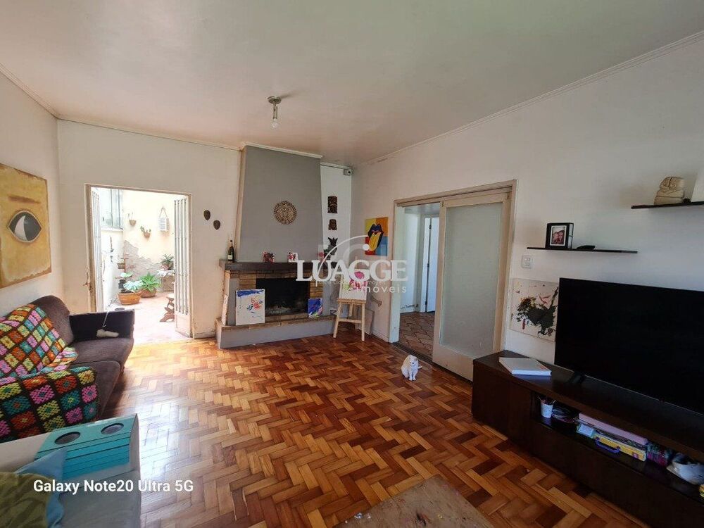 Casa à venda com 3 quartos, 259m² - Foto 1