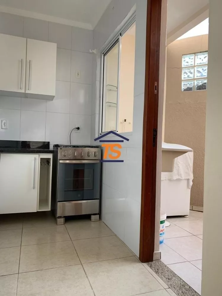 Casa à venda com 2 quartos, 71m² - Foto 3