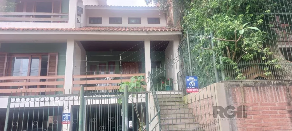 Casa à venda com 3 quartos, 301m² - Foto 1