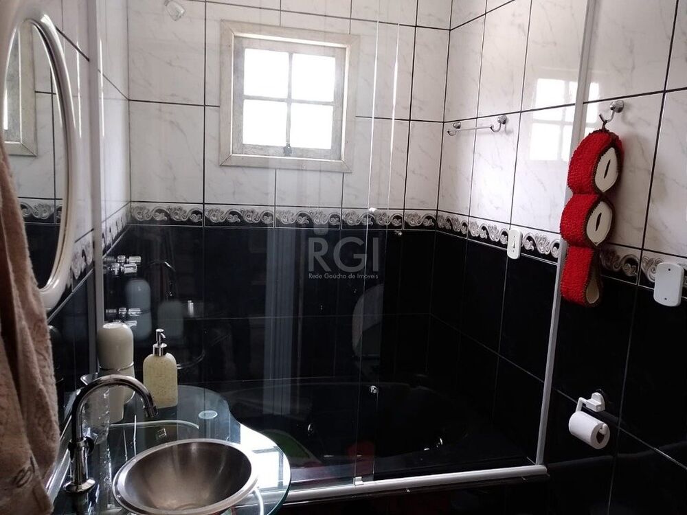 Casa à venda com 2 quartos, 155m² - Foto 2