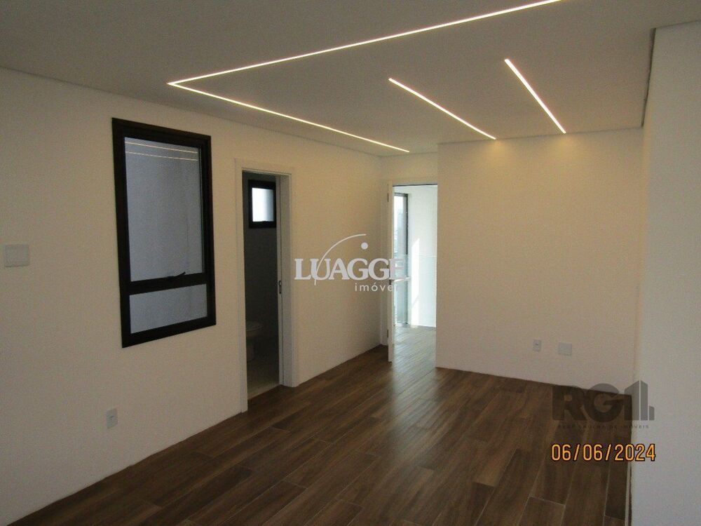 Casa de Condomínio à venda com 3 quartos, 241m² - Foto 4