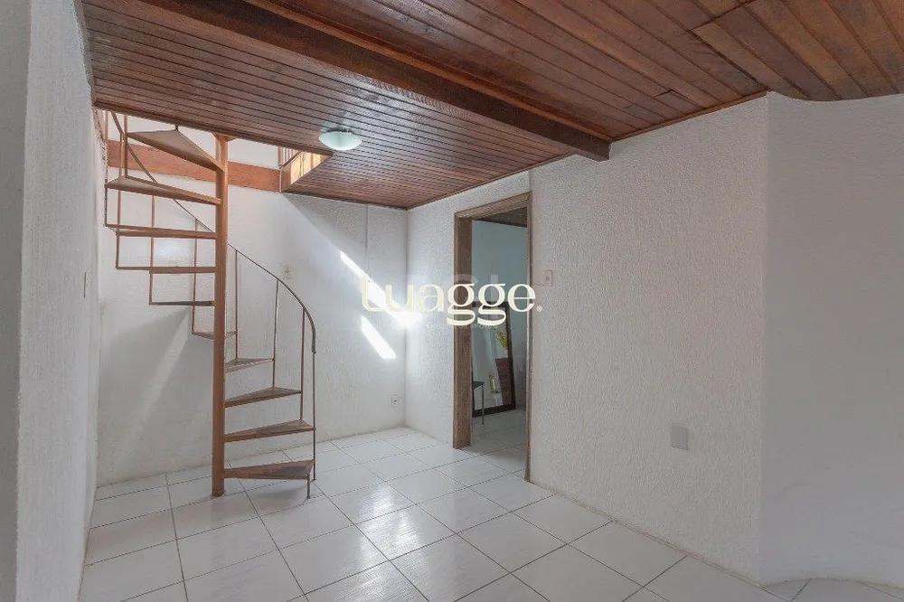 Casa, 4 quartos, 232 m² - Foto 1