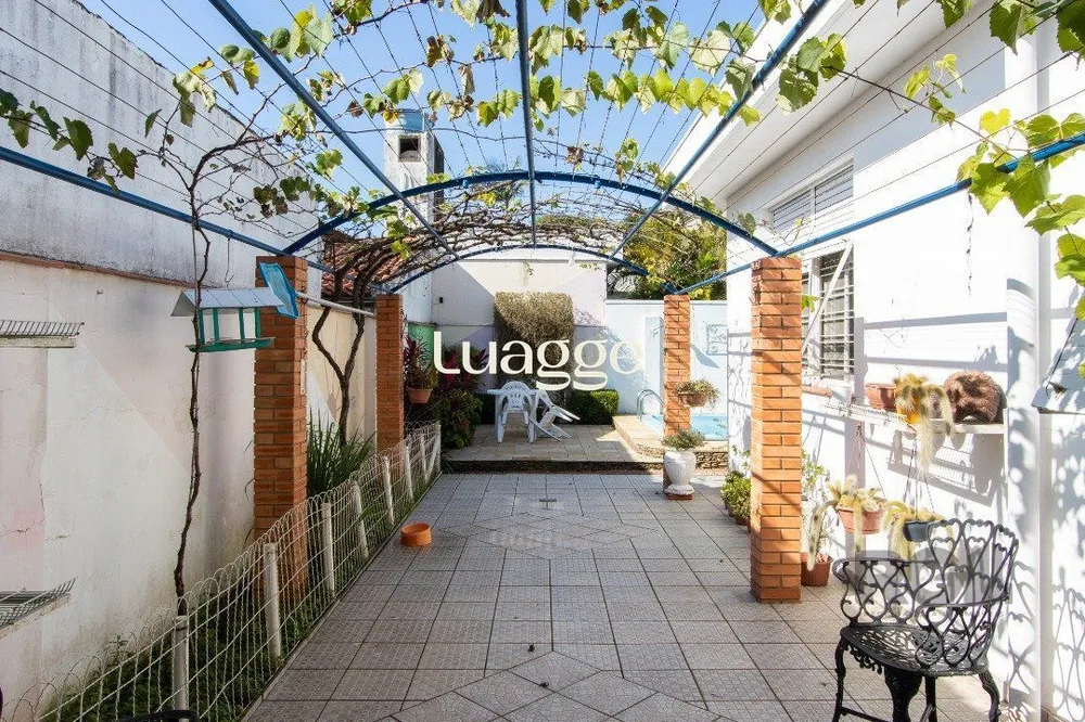 Casa, 3 quartos, 227 m² - Foto 1
