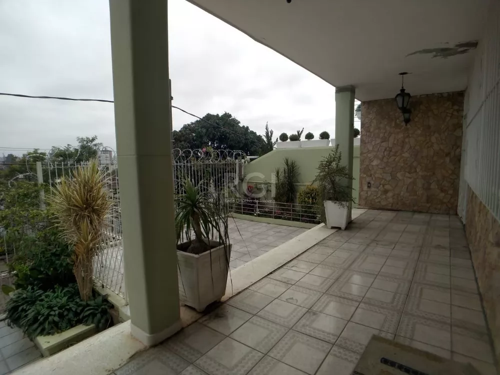 Casa à venda com 4 quartos, 420m² - Foto 2