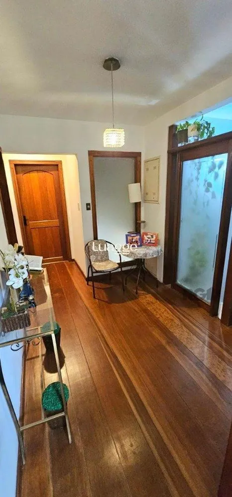 Casa, 5 quartos, 351 m² - Foto 1