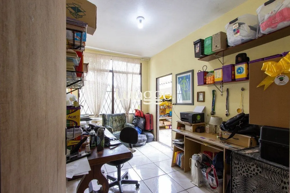 Casa, 3 quartos, 201 m² - Foto 2