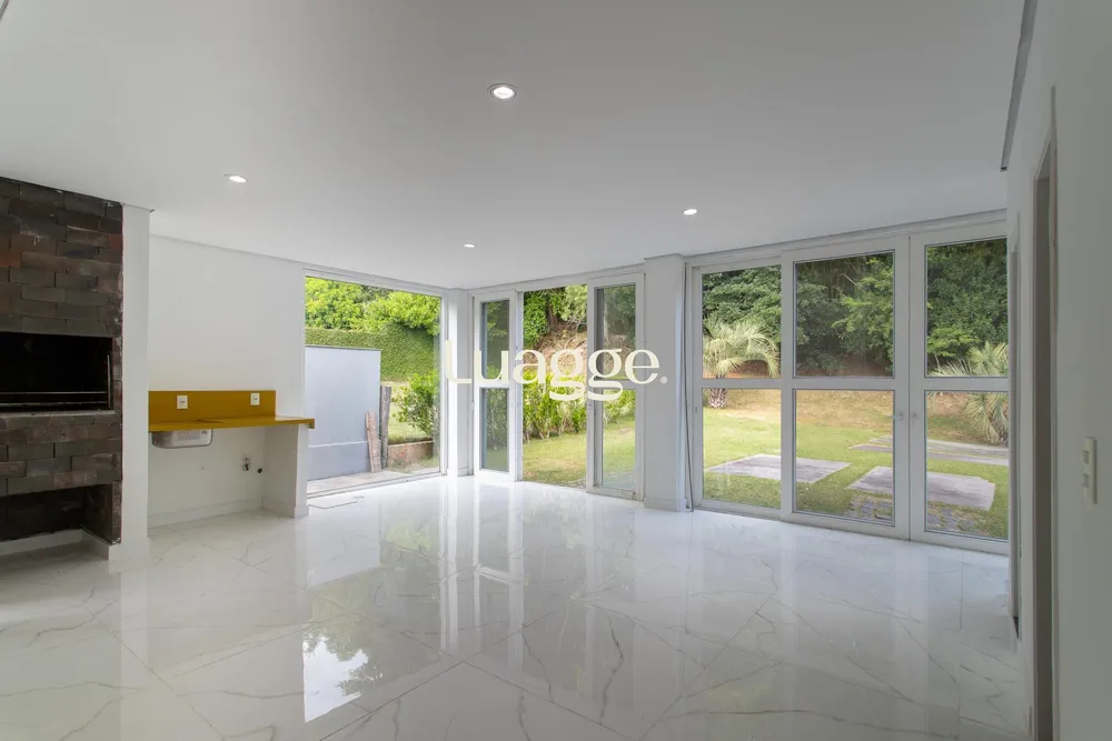 Casa, 4 quartos, 263 m² - Foto 2