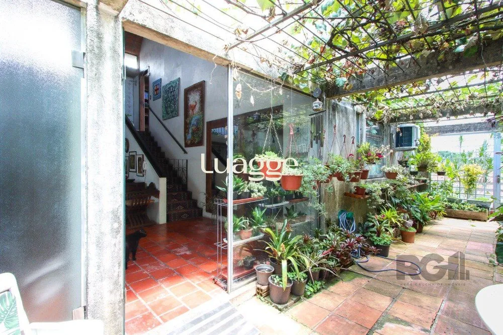 Casa, 4 quartos, 263 m² - Foto 1