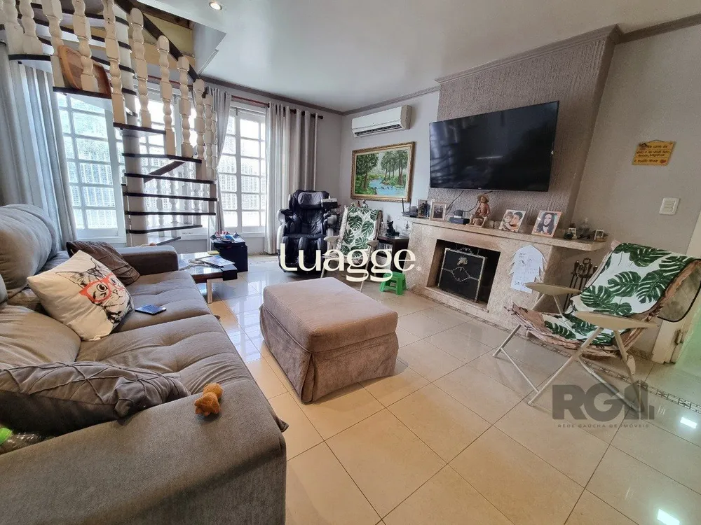 Casa, 4 quartos, 258 m² - Foto 1